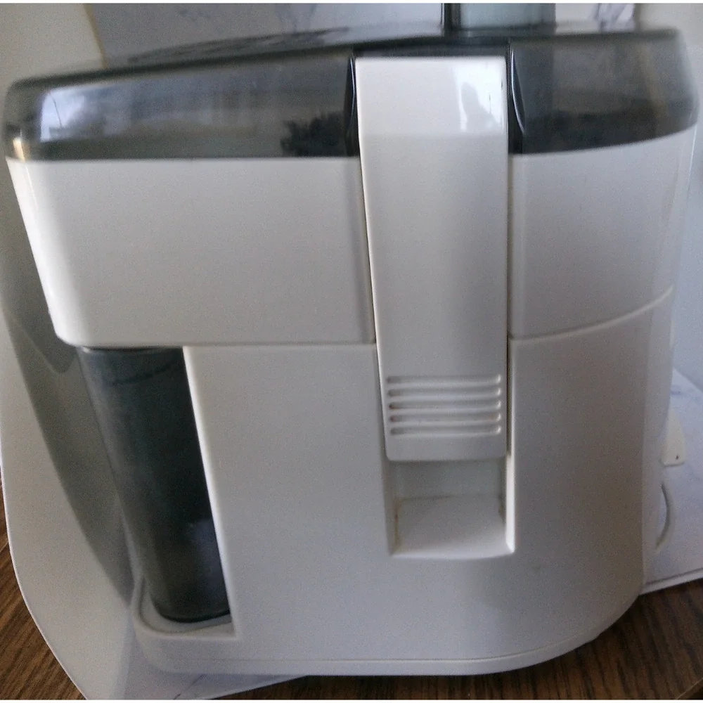 Electric Juicer Machine Salton Model JC-4 Vitamin Bar 2 Junior Tested Powers On